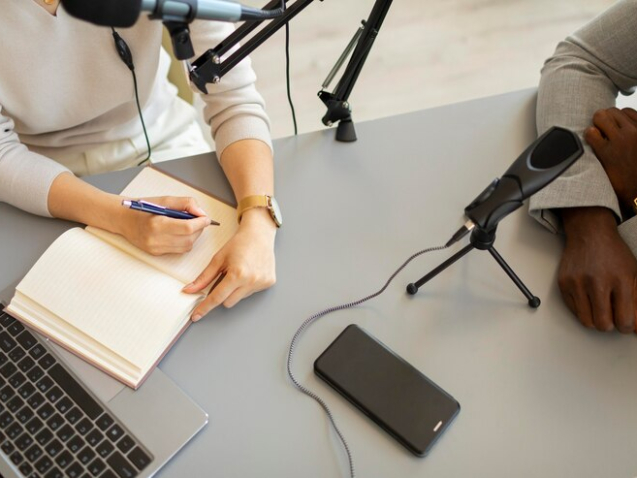 woman-asking-questions-podcast_23-2149029347